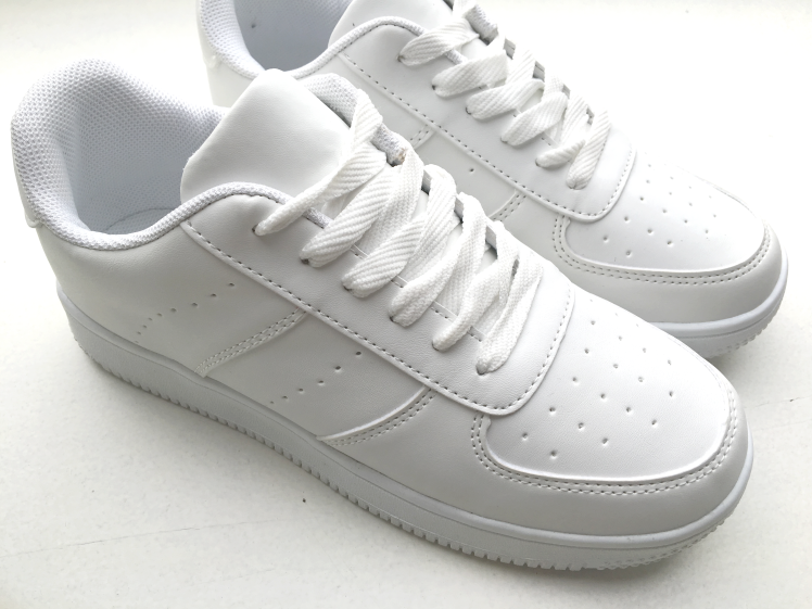 010 Jennyfer Sneakers blanches